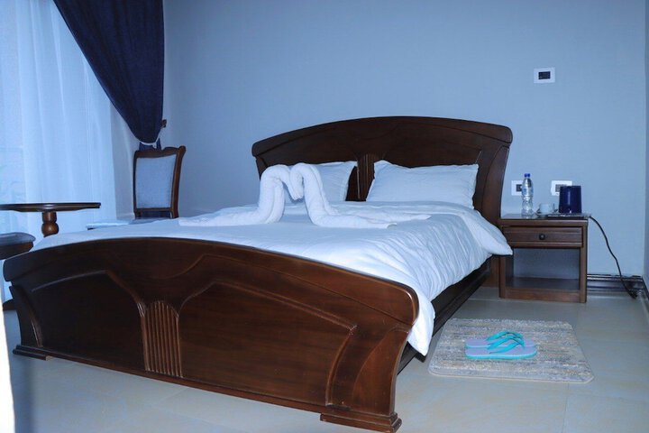 Room 5 of 20