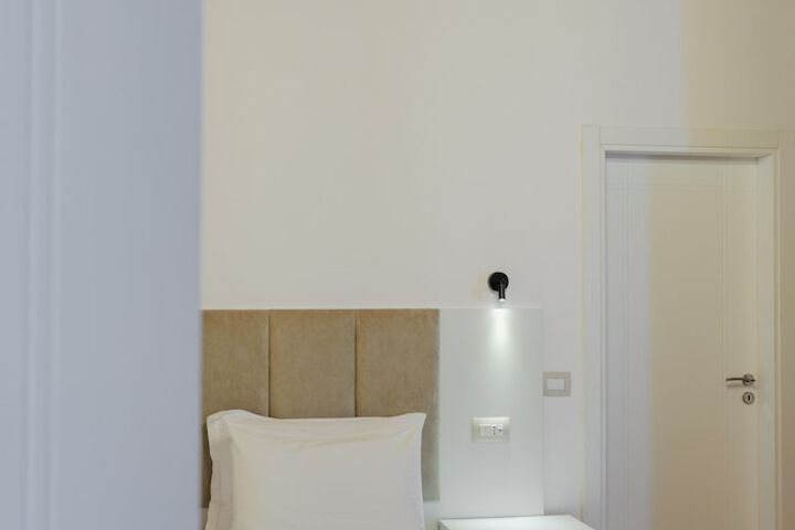 Room 19 of 64