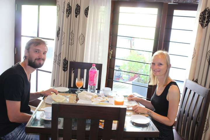 Dining 27 of 33