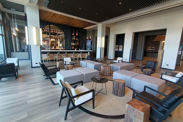 Guest Lobby