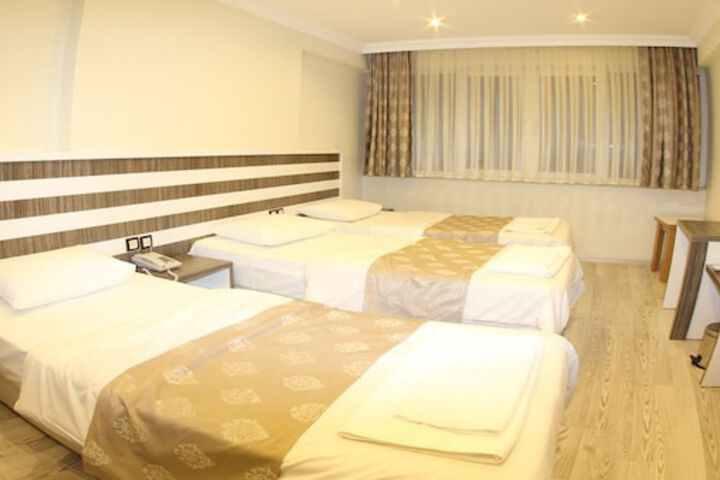Room 9 of 37