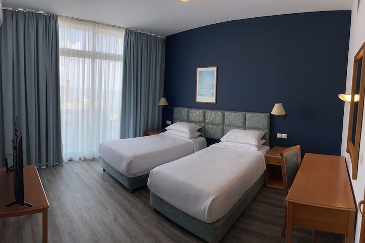 Room 10 of 88