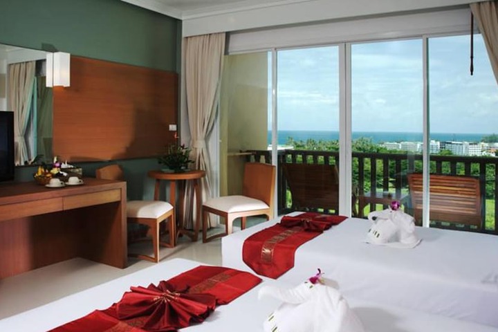 Room 3 of 40
