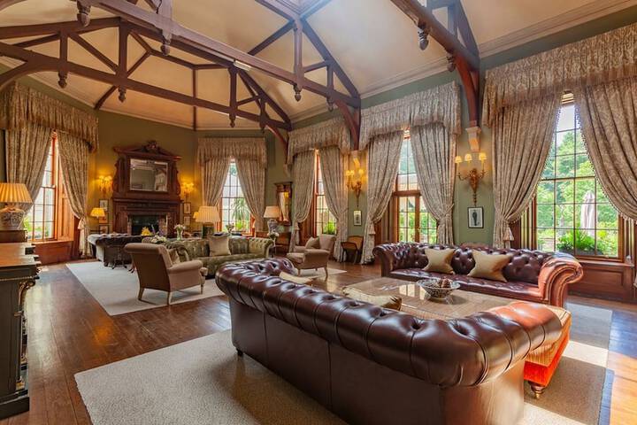 Lounge 50 of 70
