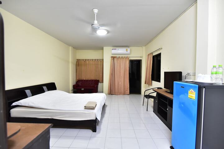 Room 10 of 36