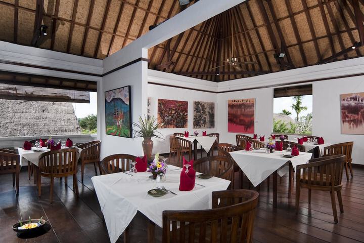 Dining 54 of 80