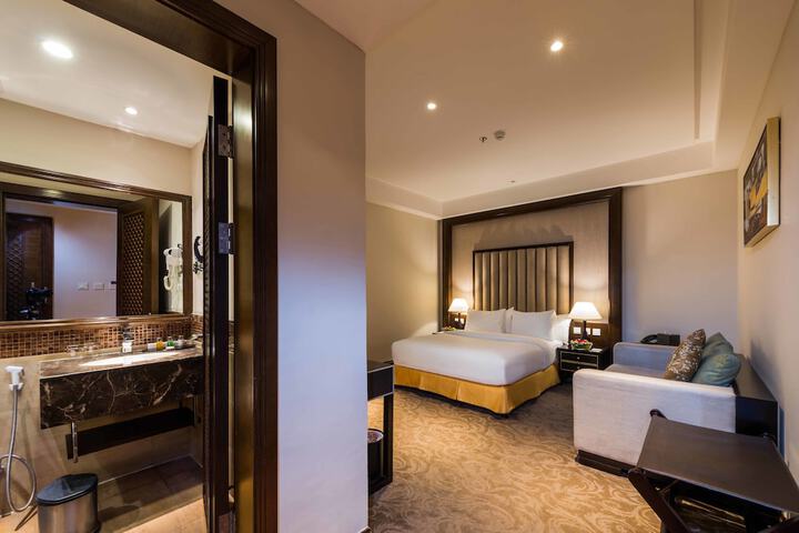 Room 11 of 46