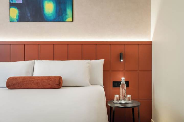 Room 8 of 39
