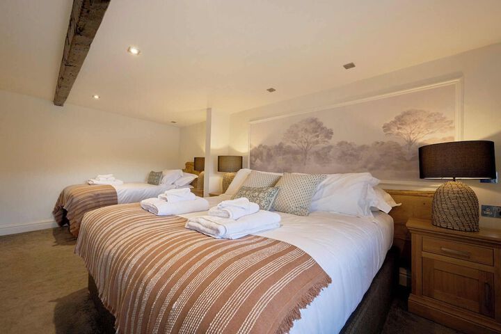 Room 16 of 72