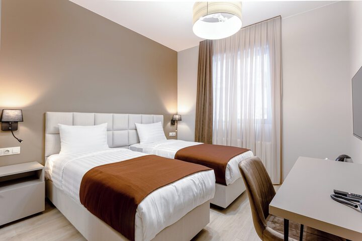 Room 15 of 29