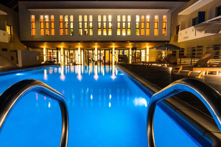 Pool 45 of 100
