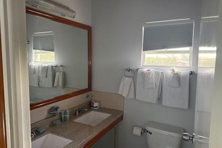 Room 50 of 77
