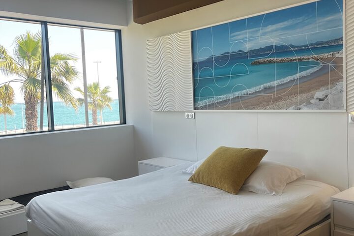 Room 8 of 35