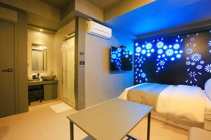 Room 10 of 91