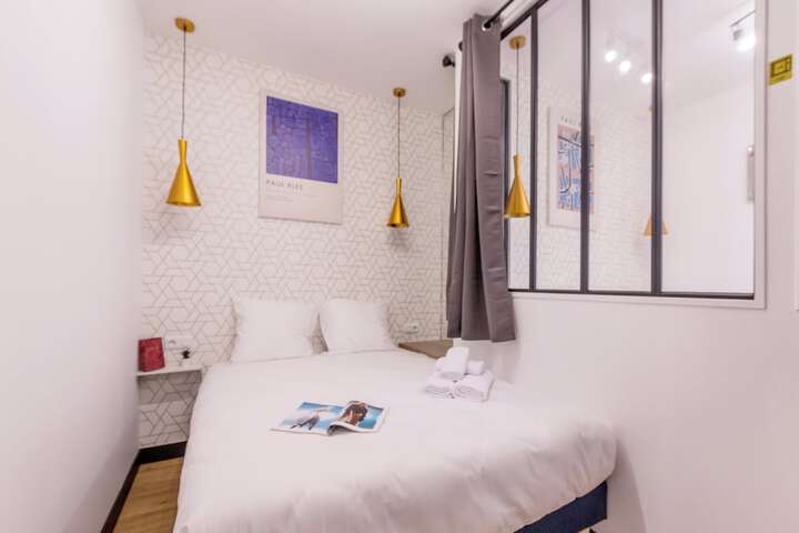 Room 18 of 171