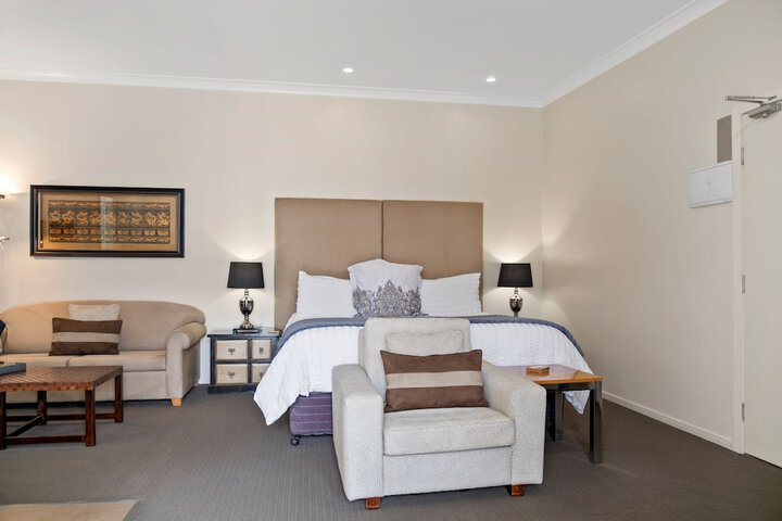Room 4 of 20