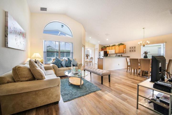 Photo of Four Bedroom Pool Home - 143 FL - VUSA