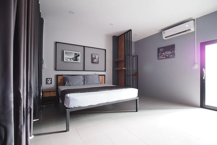 Room 15 of 18