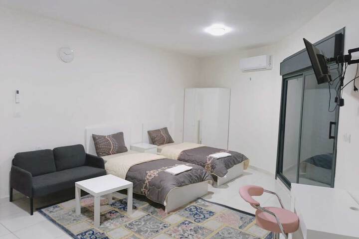Room 9 of 39