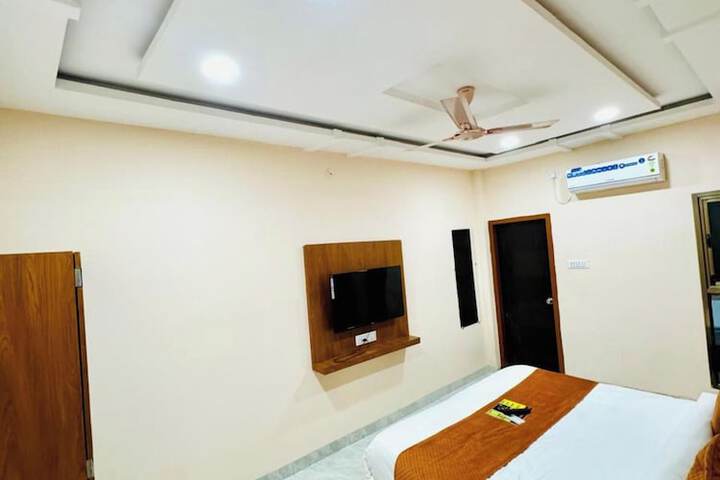 Room 16 of 30