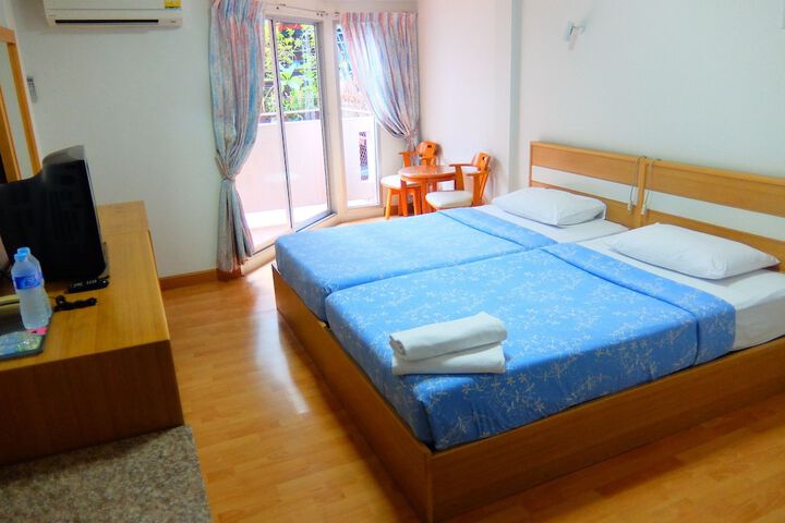 Room 5 of 27
