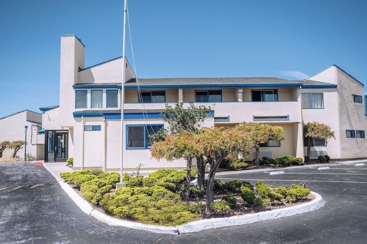 Hotel Entry