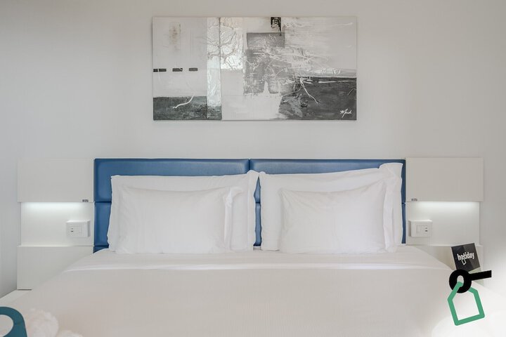 Room 28 of 64