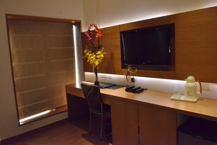 Room 21 of 38