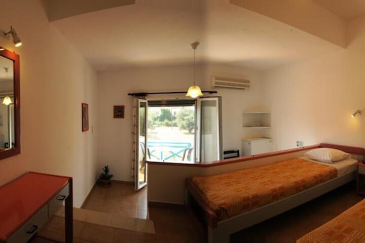 Room 9 of 50