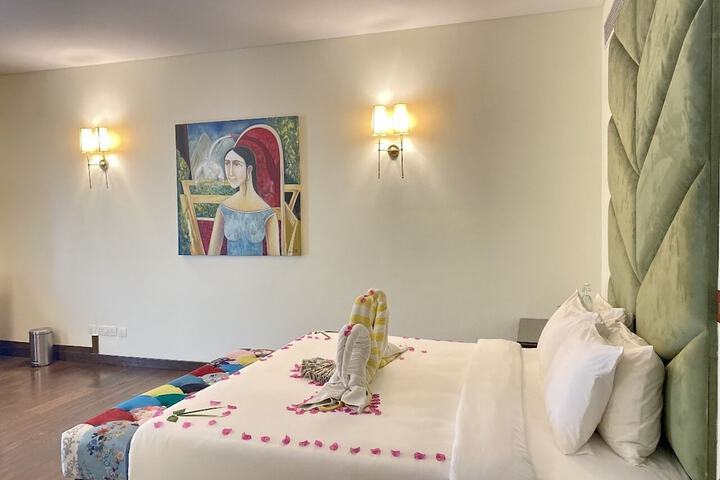 Room 51 of 132