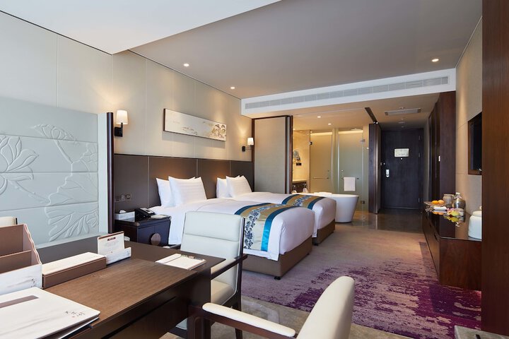Room 43 of 93