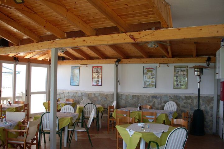 Dining 13 of 25