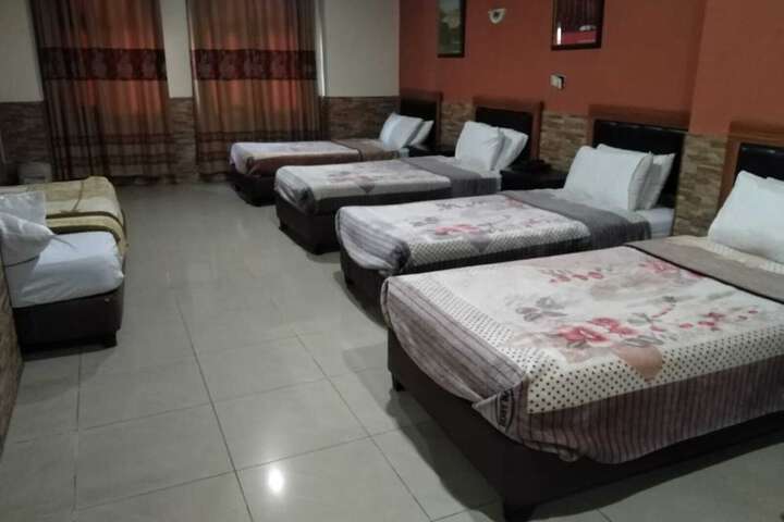 Room 52 of 74