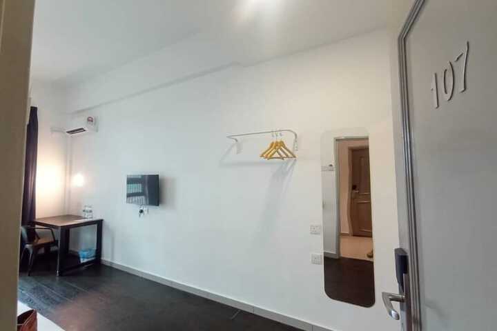 Room 19 of 25