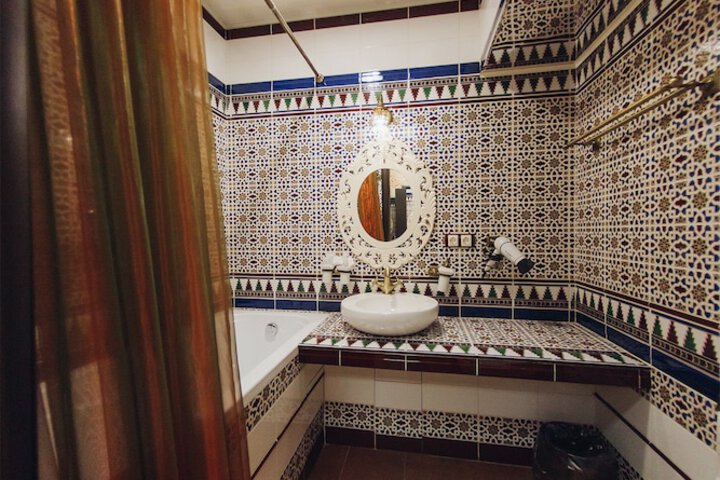 Room 27 of 47