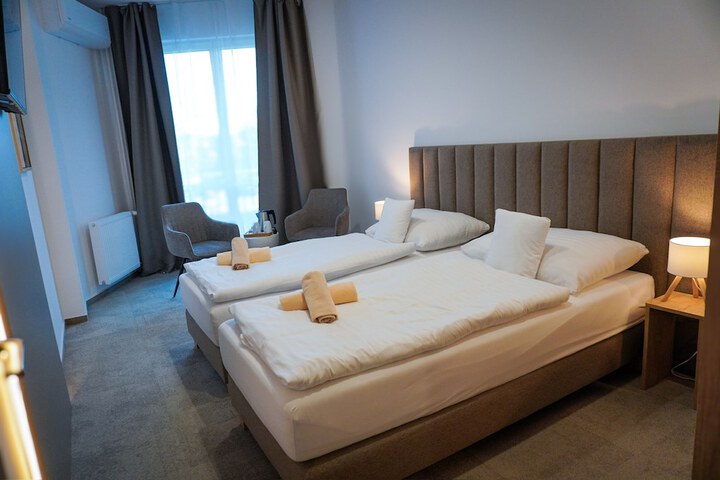 Room 54 of 76