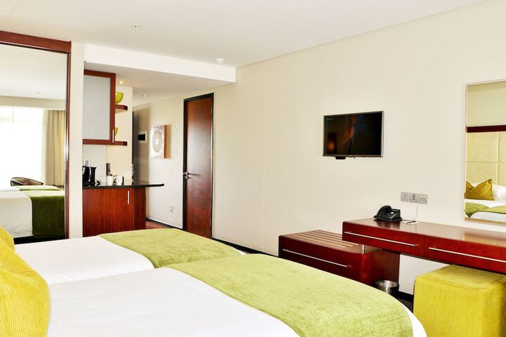 Room 28 of 137