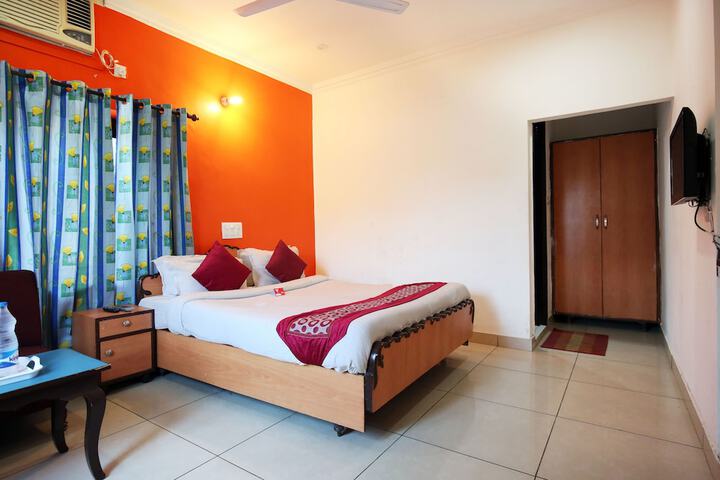 Room 8 of 22