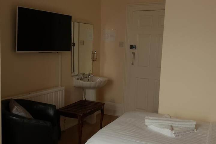 Room 7 of 31