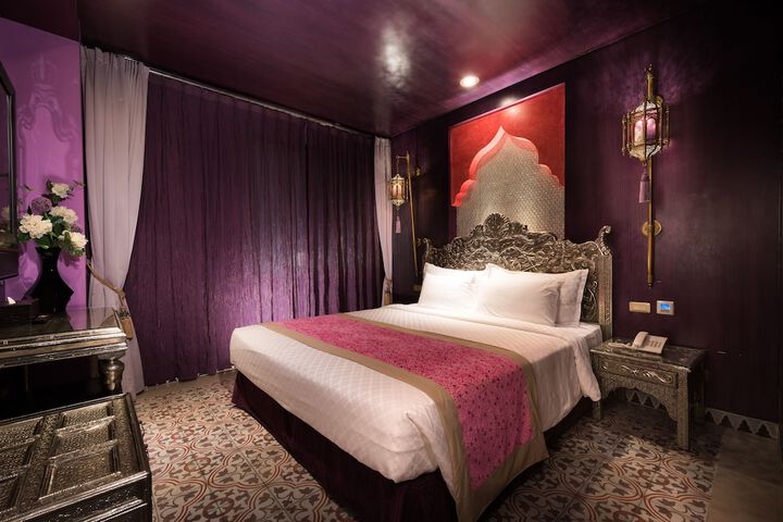 Room 17 of 150