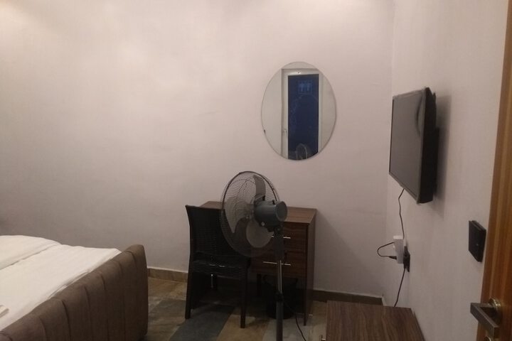 Room 10 of 39