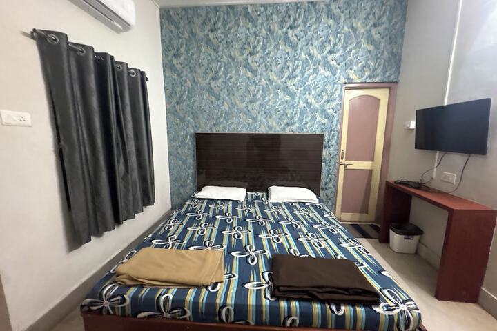 Room 6 of 19