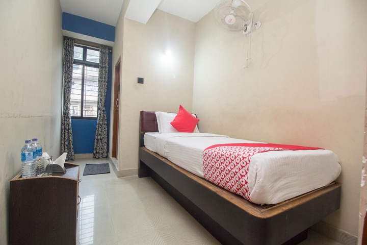 OYO 27898 Hotel Isita International