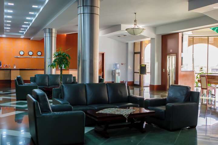 Entrance & Lobby