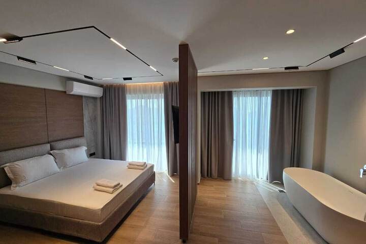 Room 21 of 77