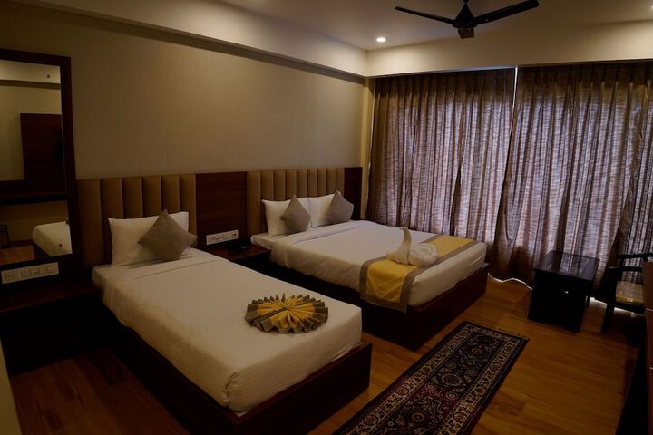 Room 6 of 15