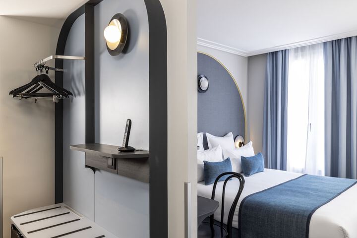 Room 13 of 31