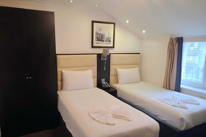 Room 50 of 79