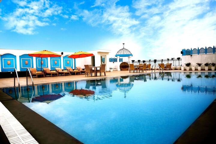Pool Hotel