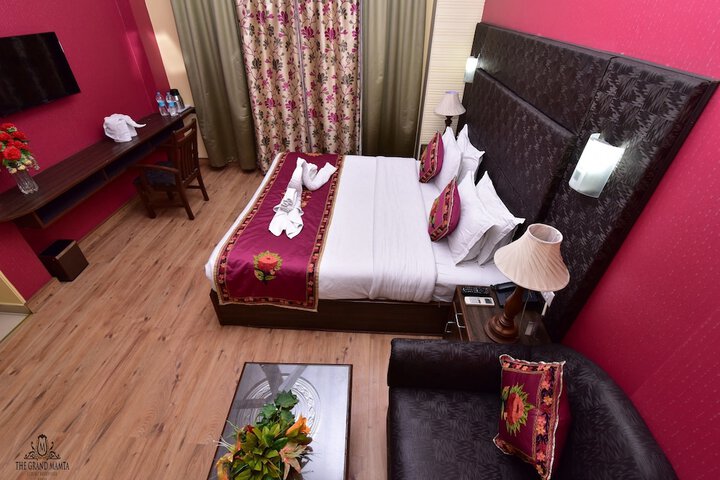 Room 10 of 29